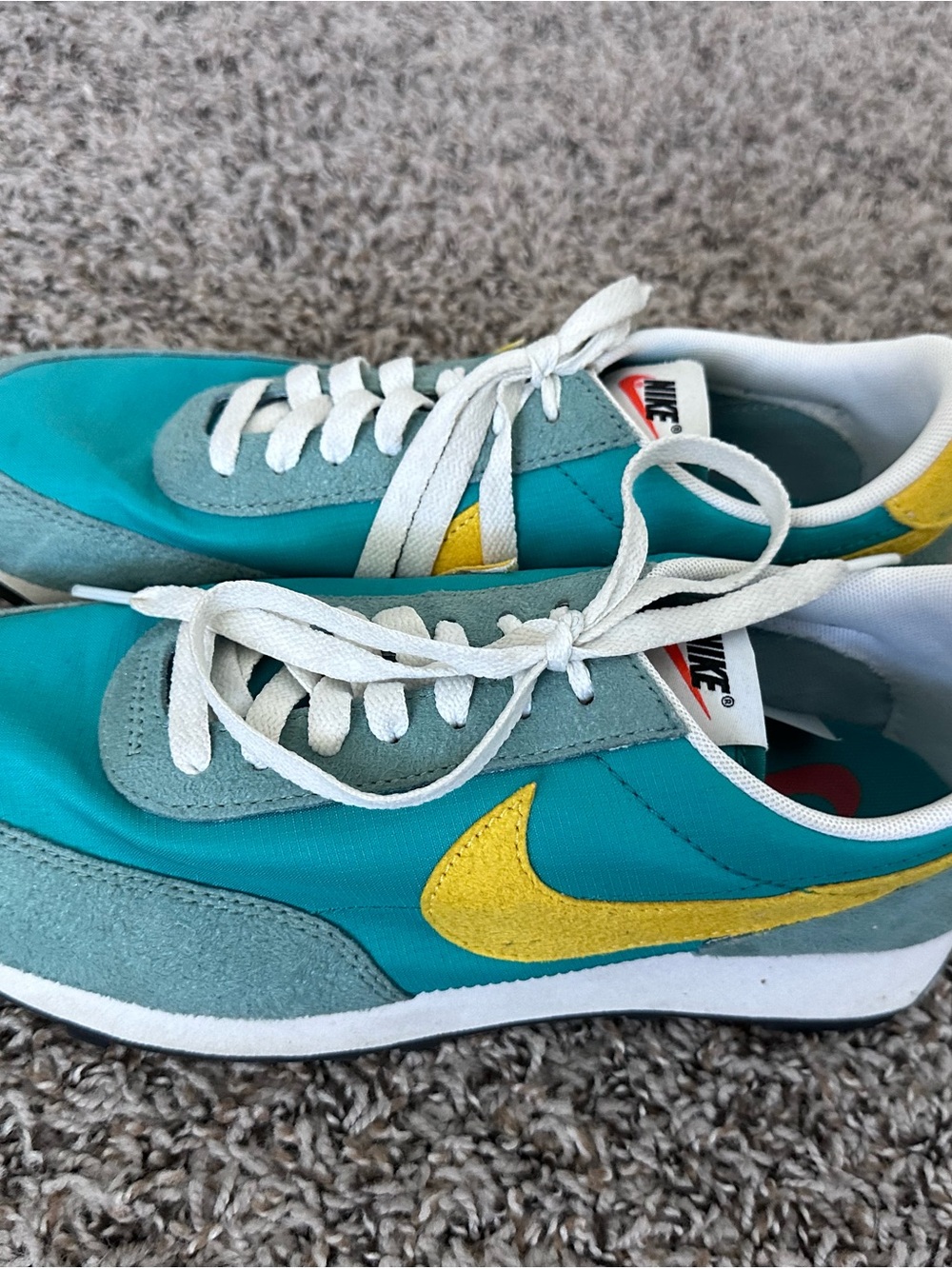 Nike Men’s 8.5 Daybreak SP Neptune Runner Sneakers - Green & Yellow